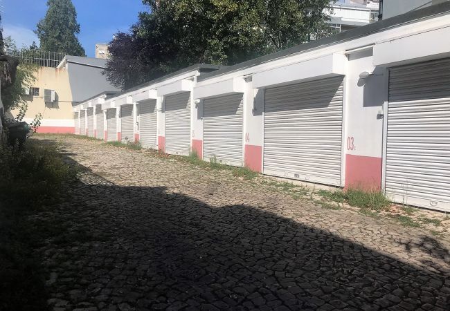 Apartment in Lisbon - 2 Bedroom apartment in Benfica next to Colombo and Apartment in Lisbon - 2 Bedroom apartment in Benfica next to Colombo and