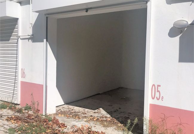 Apartment in Lisbon - 2 Bedroom apartment in Benfica next to Colombo and Apartment in Lisbon - 2 Bedroom apartment in Benfica next to Colombo and