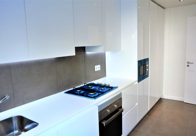 Apartment in Lisbon - 2 Bedroom apartment in Benfica next to Colombo and Apartment in Lisbon - 2 Bedroom apartment in Benfica next to Colombo and