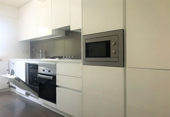 Apartment in Lisbon - 2 Bedroom apartment in Benfica next to Colombo and Apartment in Lisbon - 2 Bedroom apartment in Benfica next to Colombo and