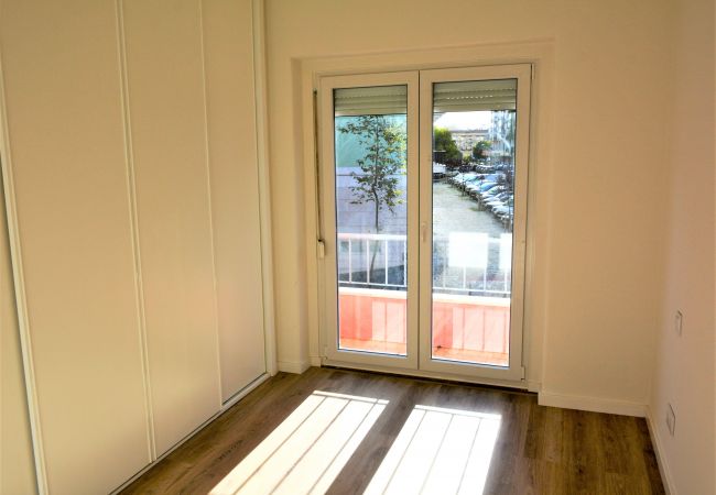 Apartment in Lisbon - 2 Bedroom apartment in Benfica next to Colombo and Apartment in Lisbon - 2 Bedroom apartment in Benfica next to Colombo and