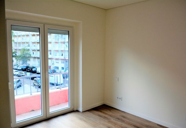 Apartment in Lisbon - 2 Bedroom apartment in Benfica next to Colombo and Apartment in Lisbon - 2 Bedroom apartment in Benfica next to Colombo and