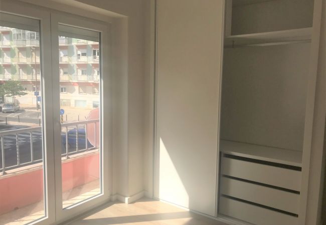 Apartment in Lisbon - 2 Bedroom apartment in Benfica next to Colombo and Apartment in Lisbon - 2 Bedroom apartment in Benfica next to Colombo and