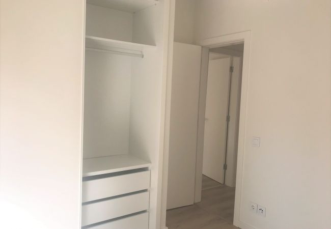 Apartment in Lisbon - 2 Bedroom apartment in Benfica next to Colombo and Apartment in Lisbon - 2 Bedroom apartment in Benfica next to Colombo and