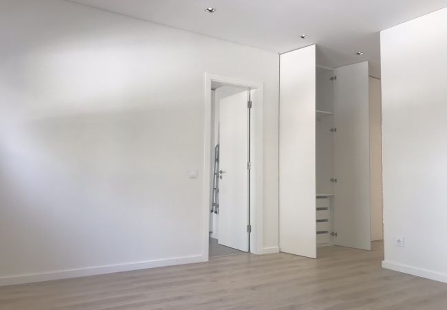 Apartment in Lisbon - 2 Bedroom apartment in Benfica next to Colombo and Apartment in Lisbon - 2 Bedroom apartment in Benfica next to Colombo and