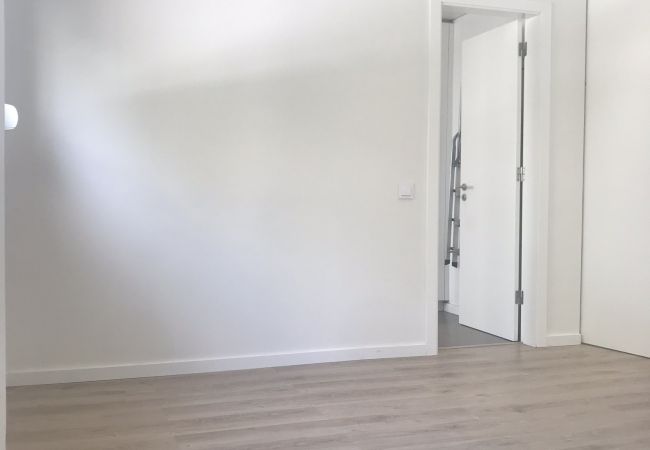Apartment in Lisbon - 2 Bedroom apartment in Benfica next to Colombo and Apartment in Lisbon - 2 Bedroom apartment in Benfica next to Colombo and