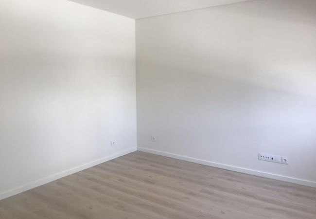 Apartment in Lisbon - 2 Bedroom apartment in Benfica next to Colombo and Apartment in Lisbon - 2 Bedroom apartment in Benfica next to Colombo and