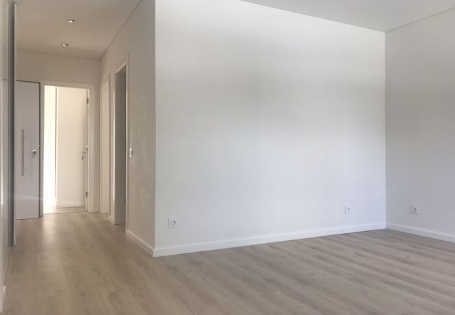 Apartment in Lisbon - 2 Bedroom apartment in Benfica next to Colombo and Apartment in Lisbon - 2 Bedroom apartment in Benfica next to Colombo and