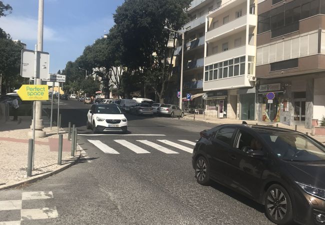 Apartment in Lisbon - 2 Bedroom apartment in Benfica next to Colombo and Apartment in Lisbon - 2 Bedroom apartment in Benfica next to Colombo and