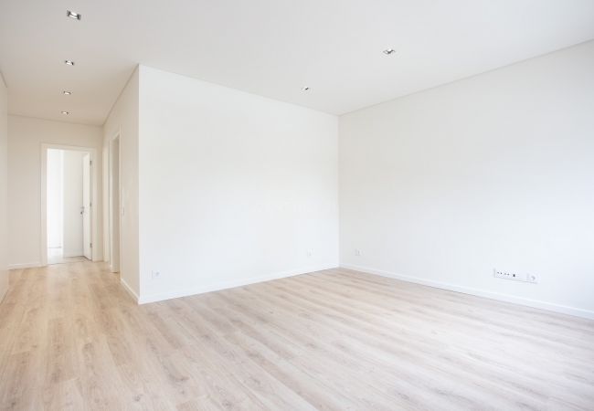 Apartment in Lisbon - 2 Bedroom apartment in Benfica next to Colombo and Apartment in Lisbon - 2 Bedroom apartment in Benfica next to Colombo and