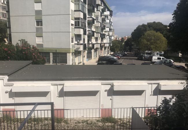 Apartment in Lisbon - 2 Bedroom apartment in Benfica next to Colombo and Apartment in Lisbon - 2 Bedroom apartment in Benfica next to Colombo and