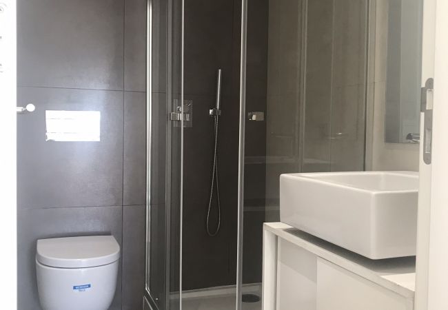 Apartment in Lisbon - 2 Bedroom apartment in Benfica next to Colombo and Apartment in Lisbon - 2 Bedroom apartment in Benfica next to Colombo and