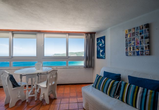  em Sesimbra - RENT4REST SESIMBRA OCEAN VIEW STUDIO - DIRECT BEACH ACCESS