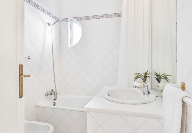 Villa em Galé - Villa Luz do Atlantico, 100m da praia e piscina privada Villa em Galé - Villa Luz do Atlantico, 100m da praia e piscina privada