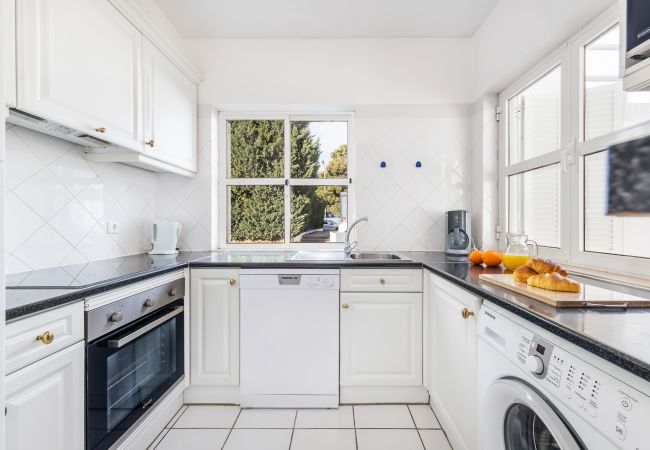 Villa em Galé - Villa Luz do Atlantico, 100m da praia e piscina privada Villa em Galé - Villa Luz do Atlantico, 100m da praia e piscina privada