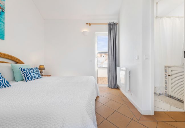 Villa em Galé - Villa Luz do Atlantico, 100m da praia e piscina privada Villa em Galé - Villa Luz do Atlantico, 100m da praia e piscina privada