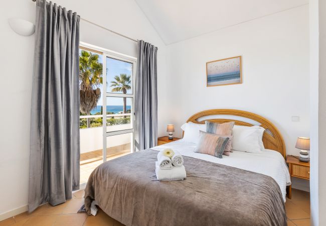 Villa em Galé - Villa Luz do Atlantico, 100m da praia e piscina privada Villa em Galé - Villa Luz do Atlantico, 100m da praia e piscina privada