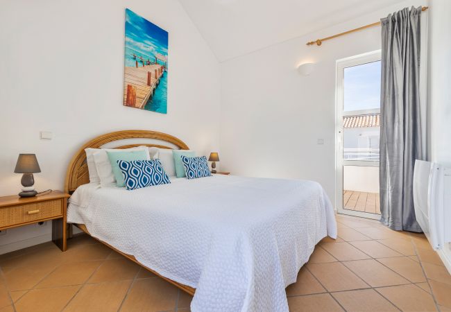 Villa em Galé - Villa Luz do Atlantico, 100m da praia e piscina privada Villa em Galé - Villa Luz do Atlantico, 100m da praia e piscina privada