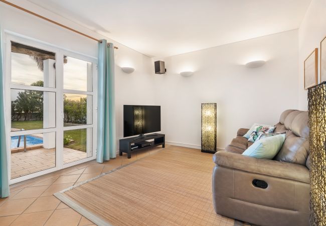 Villa em Galé - Villa Luz do Atlantico, 100m da praia e piscina privada Villa em Galé - Villa Luz do Atlantico, 100m da praia e piscina privada