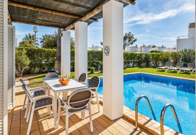 Villa em Galé - Villa Luz do Atlantico, 100m da praia e piscina privada Villa em Galé - Villa Luz do Atlantico, 100m da praia e piscina privada