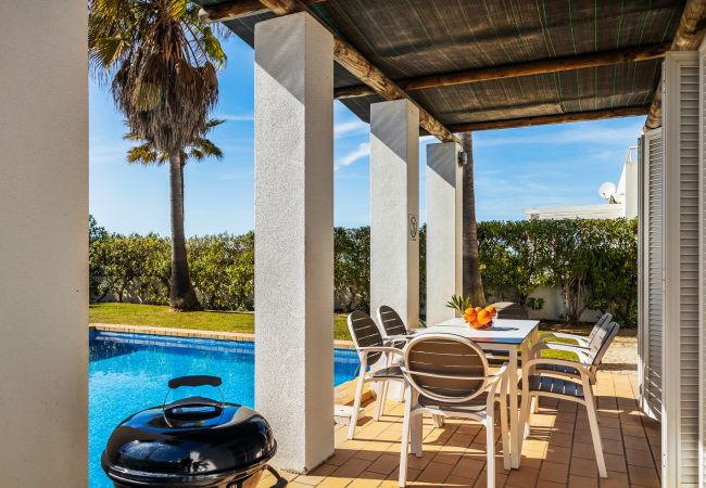 Villa em Galé - Villa Luz do Atlantico, 100m da praia e piscina privada Villa em Galé - Villa Luz do Atlantico, 100m da praia e piscina privada