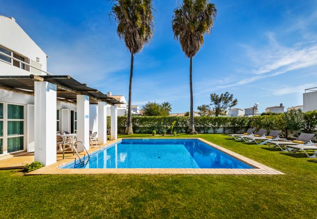 Villa em Galé - Villa Luz do Atlantico, 100m da praia e piscina privada Villa em Galé - Villa Luz do Atlantico, 100m da praia e piscina privada