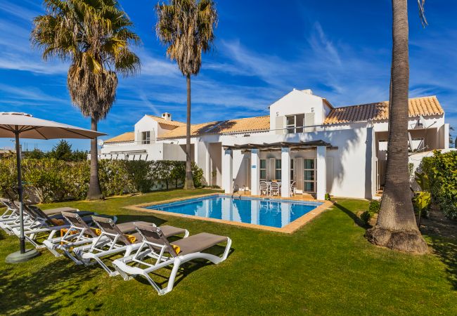 Villa em Galé - Villa Luz do Atlantico, 100m da praia e piscina privada Villa em Galé - Villa Luz do Atlantico, 100m da praia e piscina privada