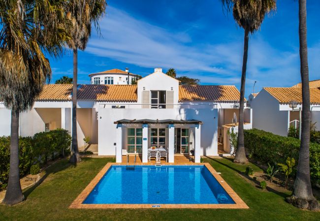 Villa em Galé - Villa Luz do Atlantico, 100m da praia e piscina privada Villa em Galé - Villa Luz do Atlantico, 100m da praia e piscina privada