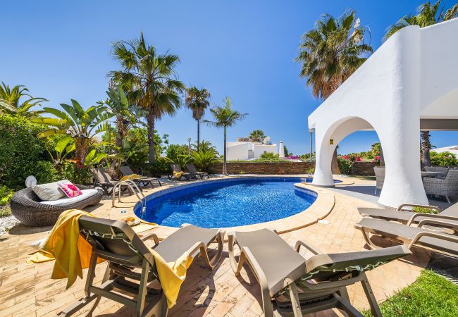Villa em Albufeira - Villa Eva OCV - Privada com Piscina e Sala de Jogos
