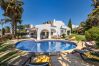 Villa em Albufeira - Villa Eva OCV - Privada com Piscina Aquecida e Sala de Jogos