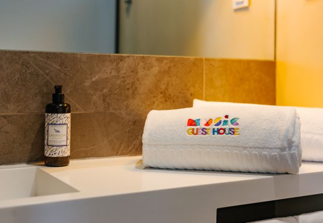 Quarto em Lisboa - BAIRRO ALTO MUSIC GUEST HOUSE SCHUBERT Quarto em Lisboa - BAIRRO ALTO MUSIC GUEST HOUSE SCHUBERT