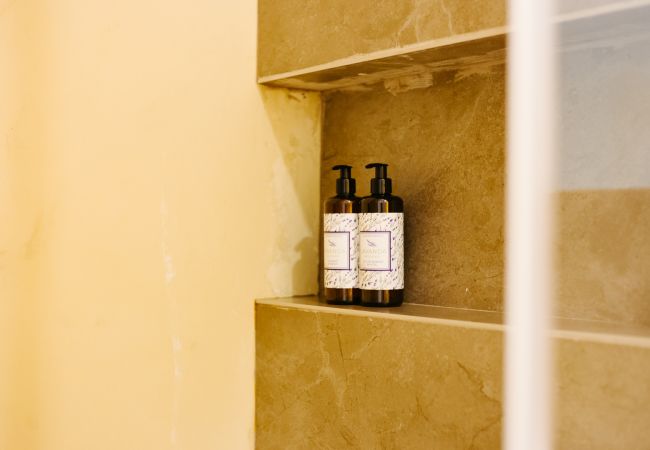 Quarto em Lisboa - BAIRRO ALTO MUSIC GUEST HOUSE SCHUBERT Quarto em Lisboa - BAIRRO ALTO MUSIC GUEST HOUSE SCHUBERT