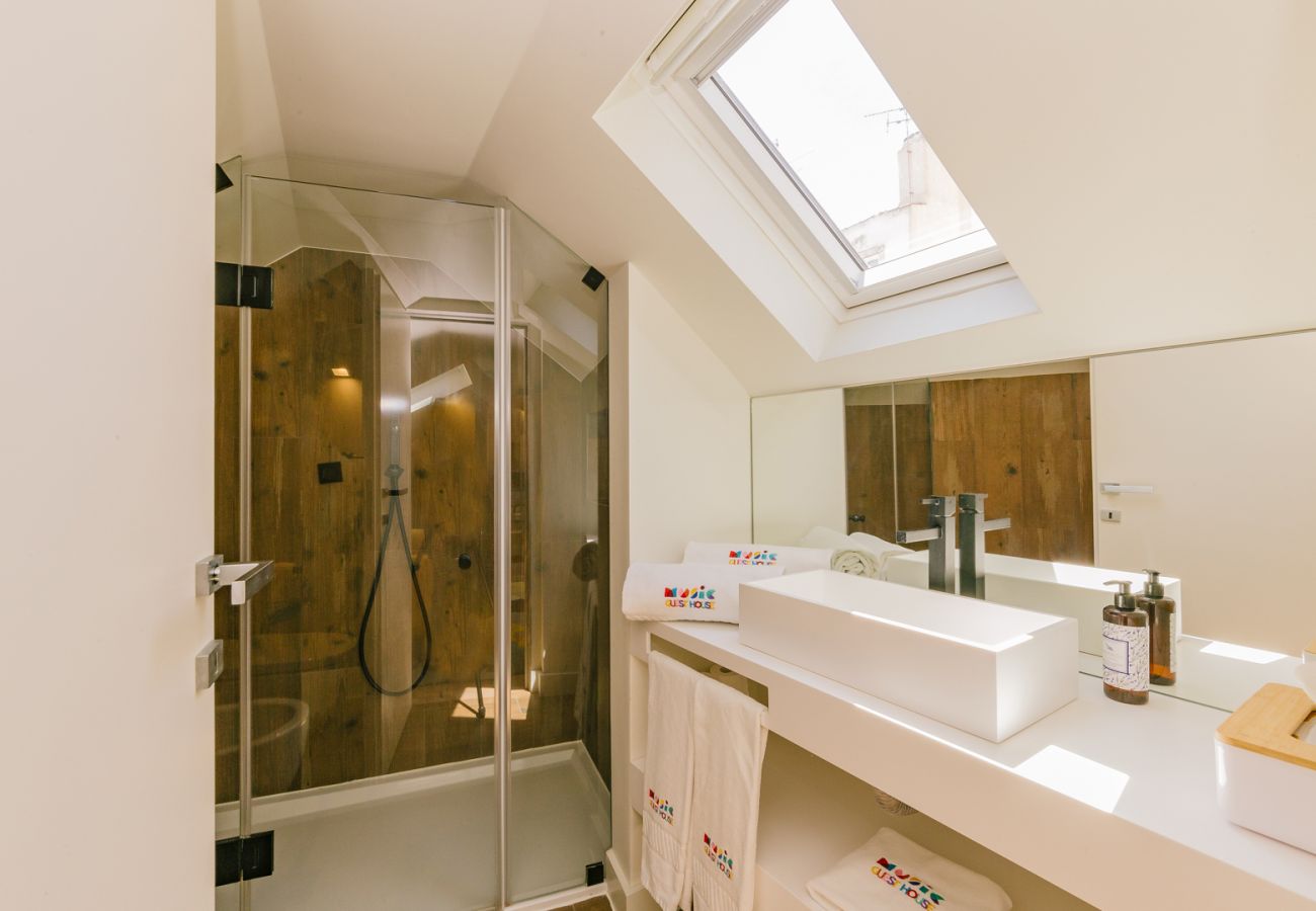 Quarto em Lisboa - BAIRRO ALTO MUSIC GUEST HOUSE MOZART Quarto em Lisboa - BAIRRO ALTO MUSIC GUEST HOUSE MOZART