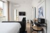 Quarto em Lisboa - Lapa Diplomatic Suite 1.2 by Feel Lisboa