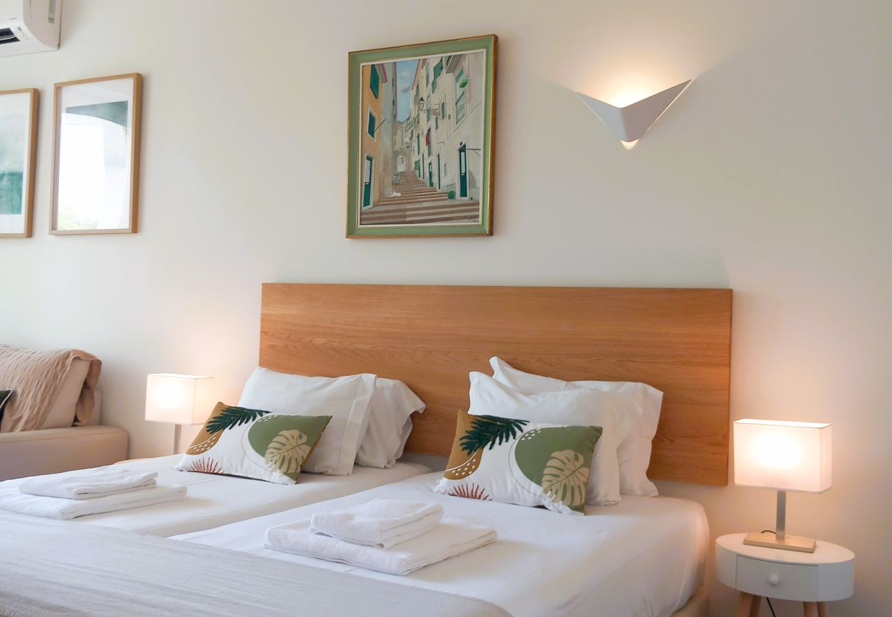 Studio in Estoril - RENT4REST ESTORIL BEACHFRONT APARTMENTS - BALCONY STUDIO