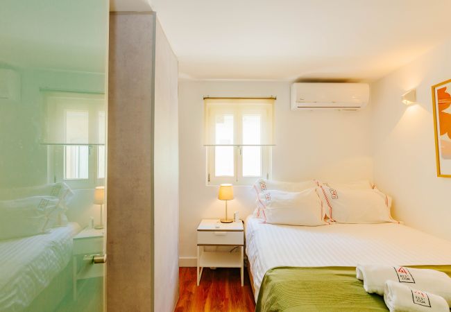 Apartment in Lisbon - RENT4REST BAIRRO ALTO CHARMING 1 BEDROOM APARTMENT Apartment in Lisbon - RENT4REST BAIRRO ALTO CHARMING 1 BEDROOM APARTMENT
