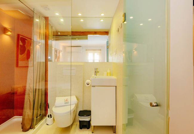 Apartment in Lisbon - RENT4REST BAIRRO ALTO CHARMING 1 BEDROOM APARTMENT Apartment in Lisbon - RENT4REST BAIRRO ALTO CHARMING 1 BEDROOM APARTMENT