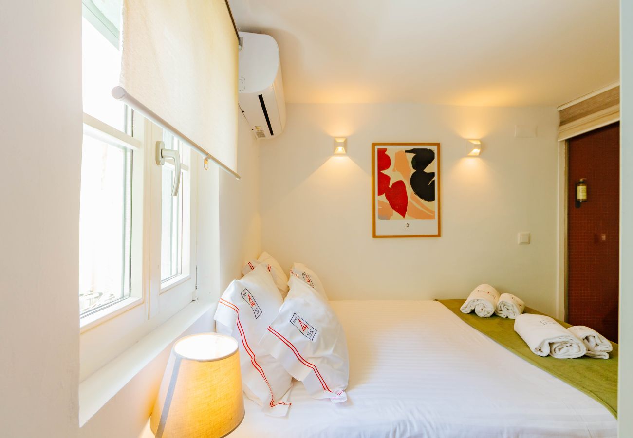 Apartment in Lisbon - RENT4REST BAIRRO ALTO CHARMING 1 BEDROOM APARTMENT Apartment in Lisbon - RENT4REST BAIRRO ALTO CHARMING 1 BEDROOM APARTMENT