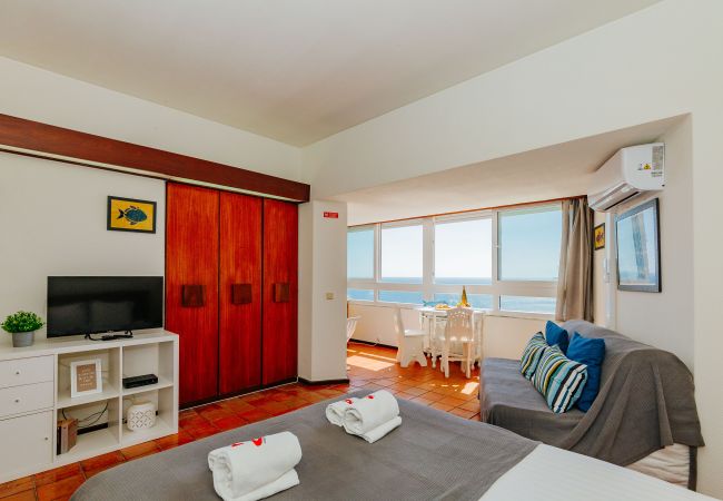 Studio in Sesimbra - RENT4REST SESIMBRA OCEAN VIEW STUDIO - DIRECT BEACH ACCESS Studio in Sesimbra - RENT4REST SESIMBRA OCEAN VIEW STUDIO - DIRECT BEACH ACCESS