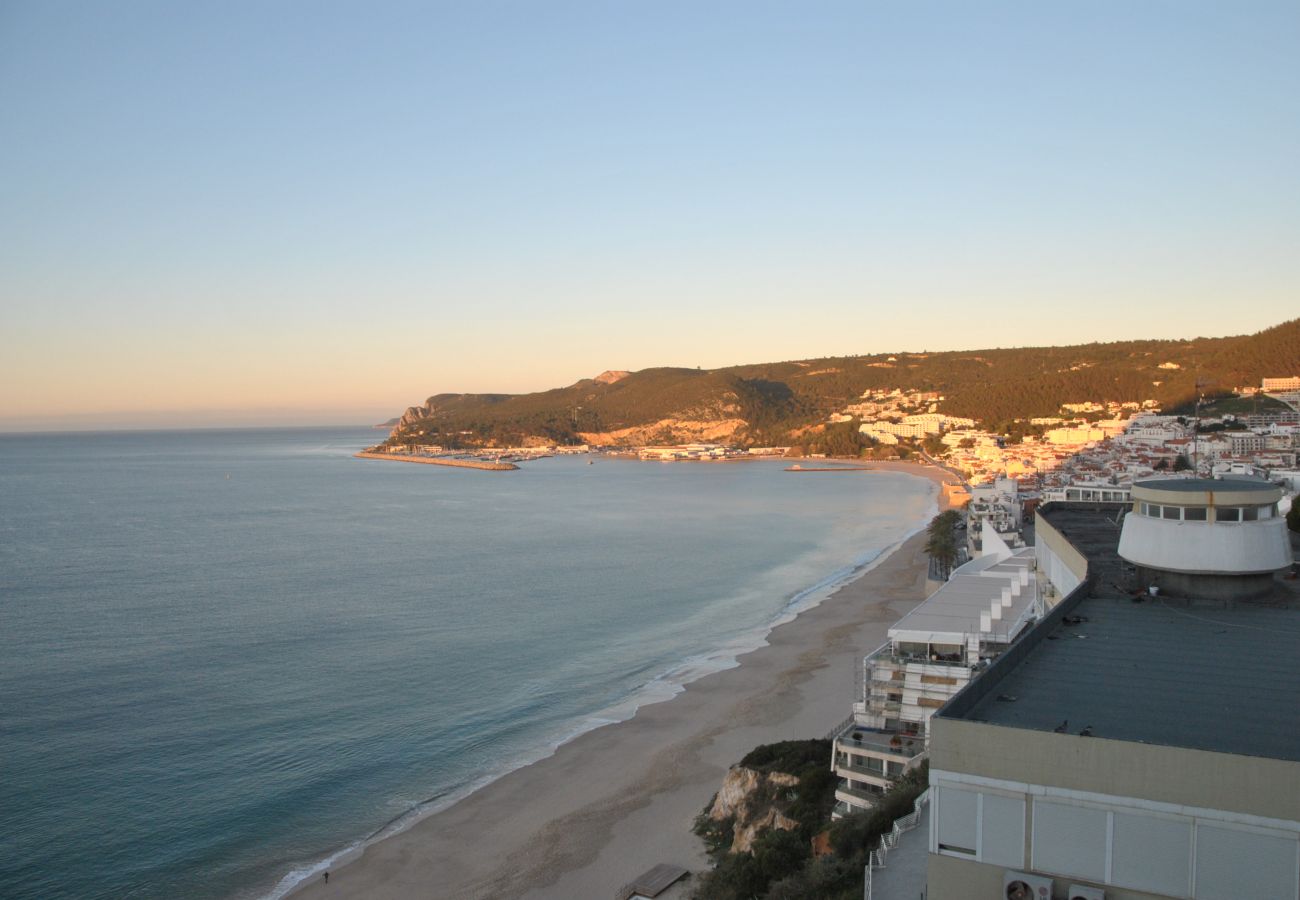 Studio in Sesimbra - RENT4REST SESIMBRA OCEAN VIEW STUDIO - DIRECT BEACH ACCESS Studio in Sesimbra - RENT4REST SESIMBRA OCEAN VIEW STUDIO - DIRECT BEACH ACCESS