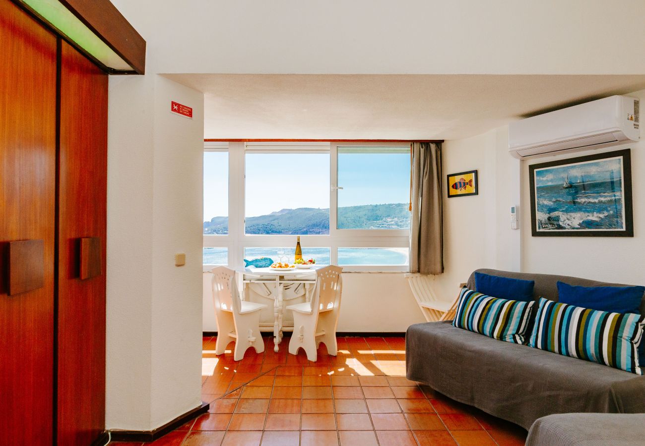 Studio in Sesimbra - RENT4REST SESIMBRA OCEAN VIEW STUDIO - DIRECT BEACH ACCESS Studio in Sesimbra - RENT4REST SESIMBRA OCEAN VIEW STUDIO - DIRECT BEACH ACCESS