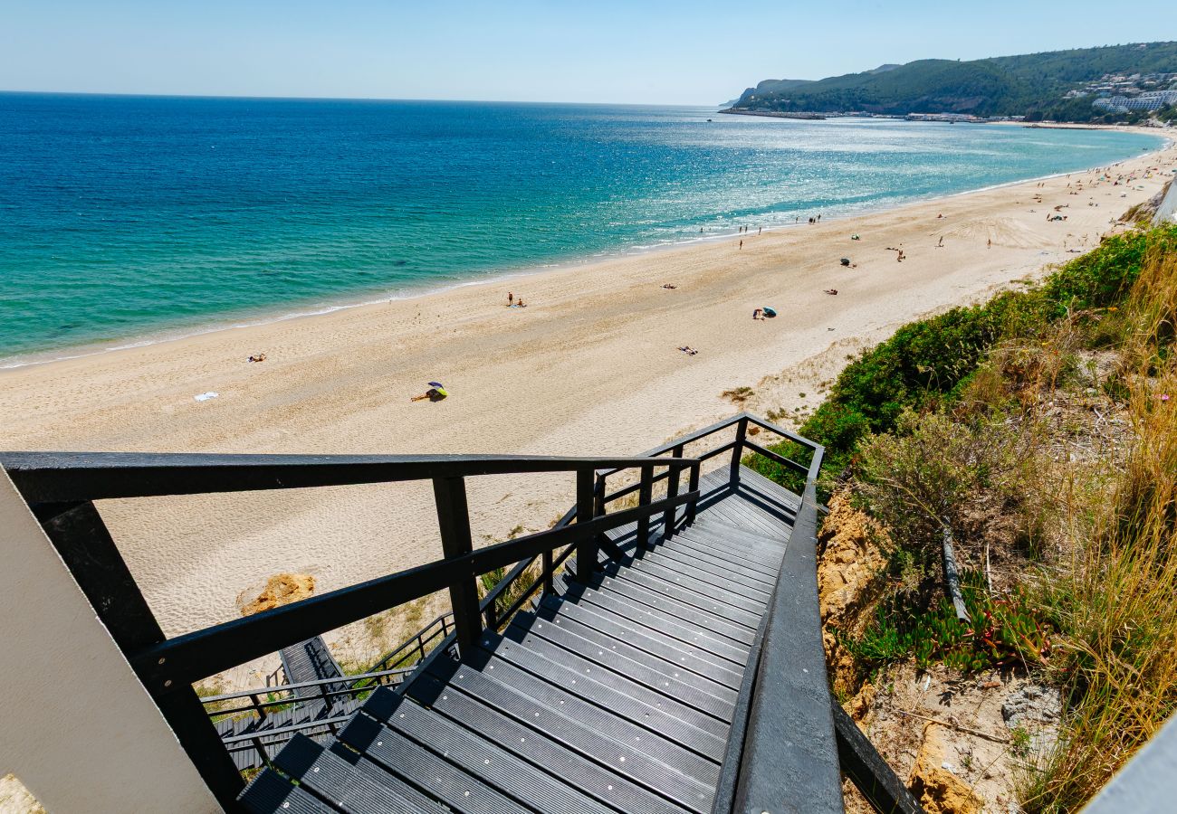 Studio in Sesimbra - RENT4REST SESIMBRA OCEAN VIEW STUDIO - DIRECT BEACH ACCESS Studio in Sesimbra - RENT4REST SESIMBRA OCEAN VIEW STUDIO - DIRECT BEACH ACCESS