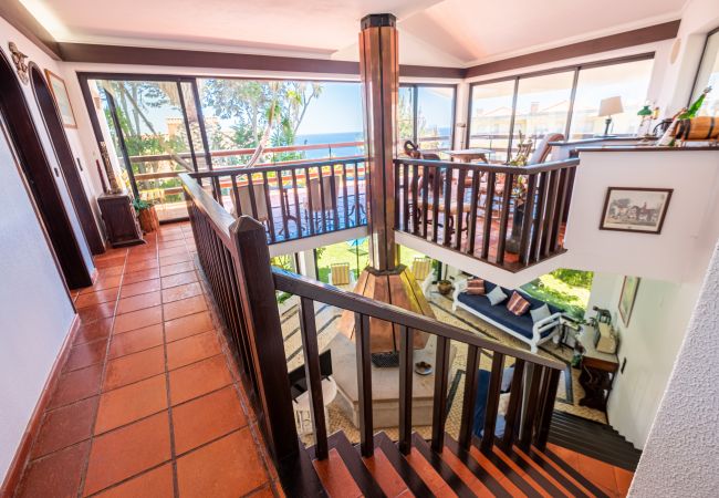 House in Sesimbra - RENT4REST SESIMBRA 4BDR OCEAN VIEW AND PRIVATE POOL VILLA House in Sesimbra - RENT4REST SESIMBRA 4BDR OCEAN VIEW AND PRIVATE POOL VILLA