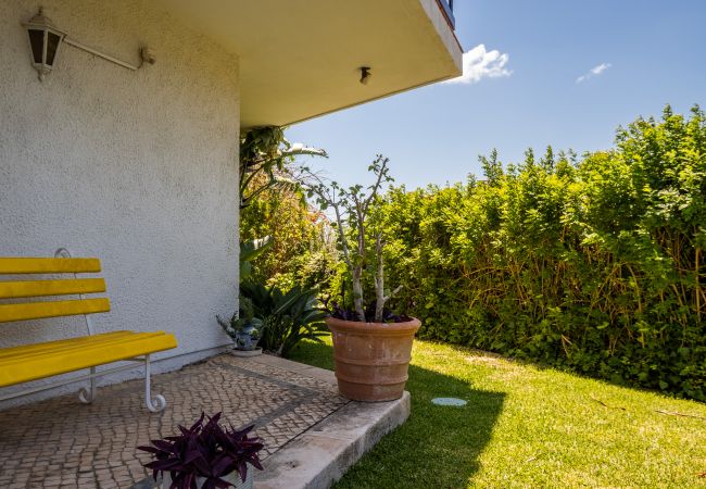 House in Sesimbra - RENT4REST SESIMBRA 4BDR OCEAN VIEW AND PRIVATE POOL VILLA House in Sesimbra - RENT4REST SESIMBRA 4BDR OCEAN VIEW AND PRIVATE POOL VILLA