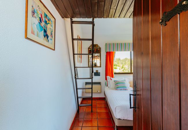 House in Sesimbra - RENT4REST SESIMBRA 4BDR OCEAN VIEW AND PRIVATE POOL VILLA House in Sesimbra - RENT4REST SESIMBRA 4BDR OCEAN VIEW AND PRIVATE POOL VILLA