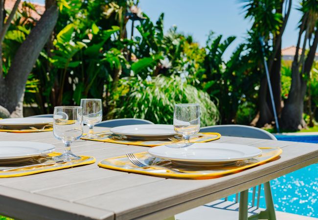 House in Sesimbra - RENT4REST SESIMBRA 4BDR OCEAN VIEW AND PRIVATE POOL VILLA House in Sesimbra - RENT4REST SESIMBRA 4BDR OCEAN VIEW AND PRIVATE POOL VILLA