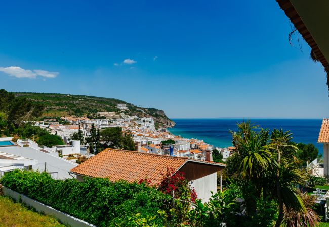 House in Sesimbra - RENT4REST SESIMBRA 4BDR OCEAN VIEW AND PRIVATE POOL VILLA House in Sesimbra - RENT4REST SESIMBRA 4BDR OCEAN VIEW AND PRIVATE POOL VILLA
