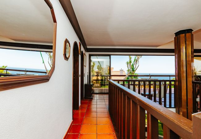 House in Sesimbra - RENT4REST SESIMBRA 4BDR OCEAN VIEW AND PRIVATE POOL VILLA House in Sesimbra - RENT4REST SESIMBRA 4BDR OCEAN VIEW AND PRIVATE POOL VILLA