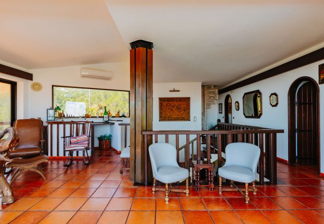 House in Sesimbra - RENT4REST SESIMBRA 4BDR OCEAN VIEW AND PRIVATE POOL VILLA House in Sesimbra - RENT4REST SESIMBRA 4BDR OCEAN VIEW AND PRIVATE POOL VILLA