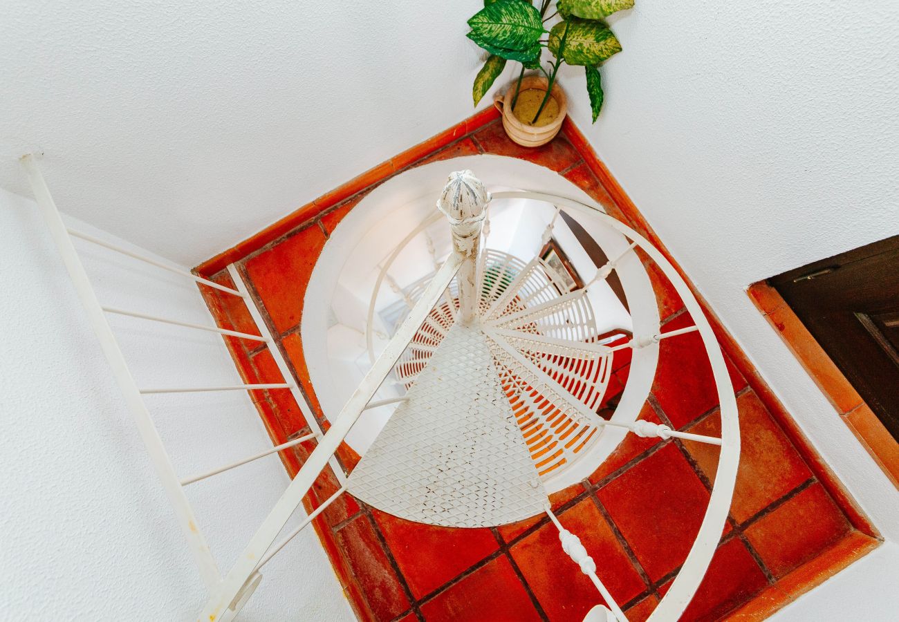 House in Sesimbra - RENT4REST SESIMBRA 4BDR OCEAN VIEW AND PRIVATE POOL VILLA House in Sesimbra - RENT4REST SESIMBRA 4BDR OCEAN VIEW AND PRIVATE POOL VILLA